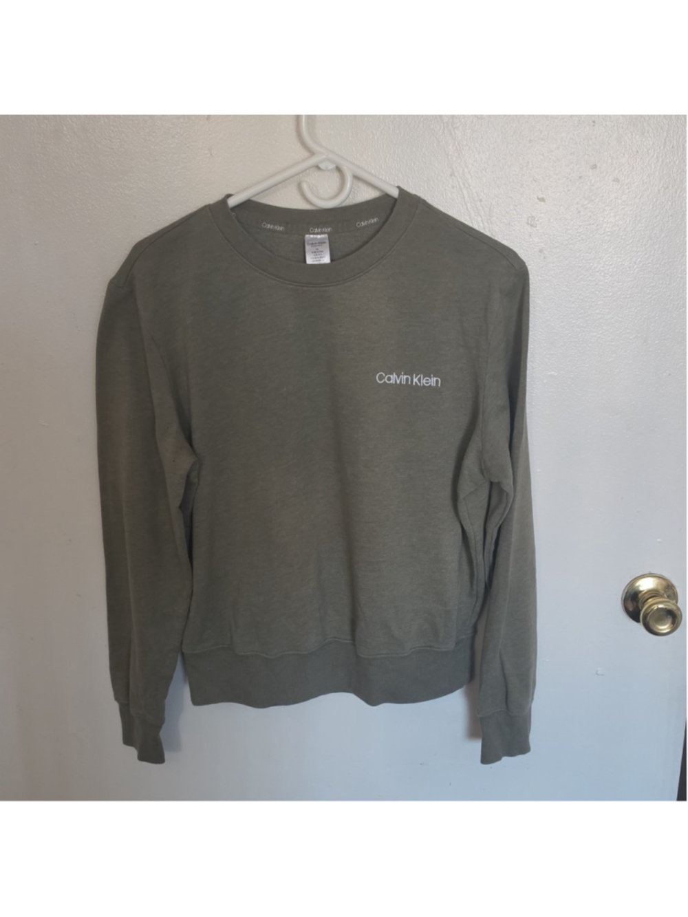 Calvin Klein Olive Green Sweatshirt – Minimal Logo Crewneck size M